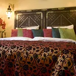 Oriental & Restaurant Hotel 4*