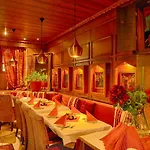 Oriental & Restaurant Hotel