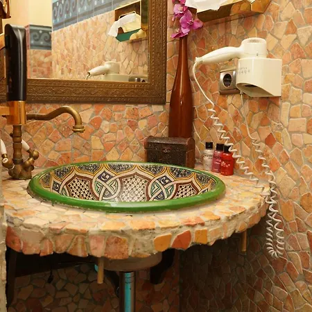 Отель Oriental & Restaurant