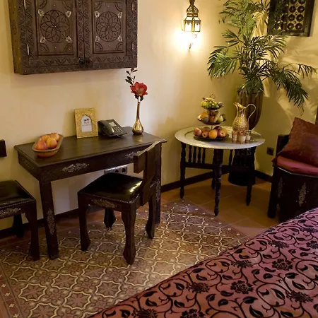 Отель Oriental & Restaurant 4*