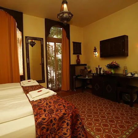 Oriental & Restaurant ホテル 4*