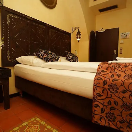 Oriental & Restaurant ホテル 4*