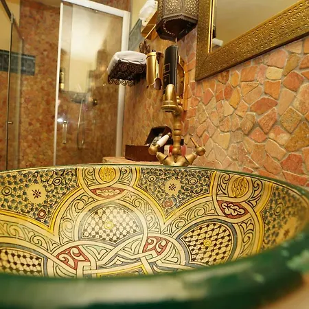 Oriental & Restaurant 4*