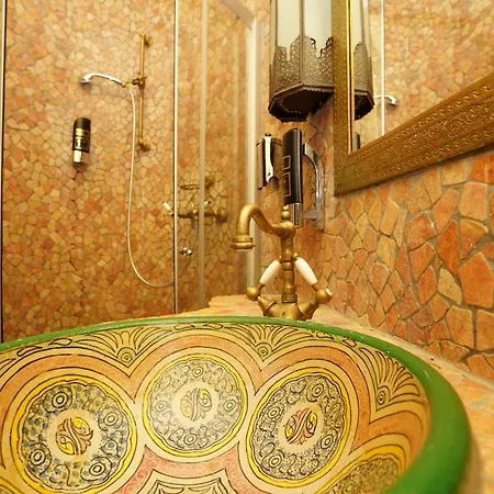 Oriental & Restaurant 4*