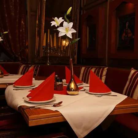 Oriental & Restaurant 4*