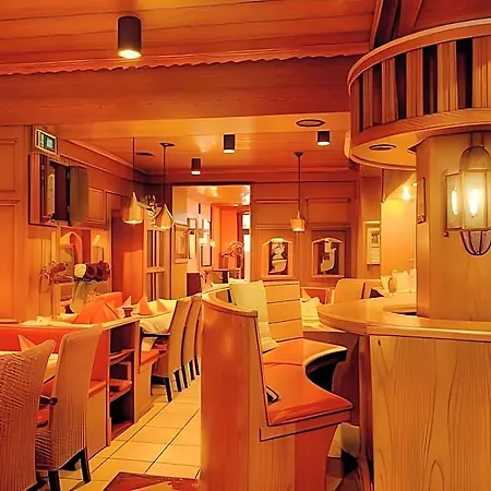 Oriental & Restaurant 4*
