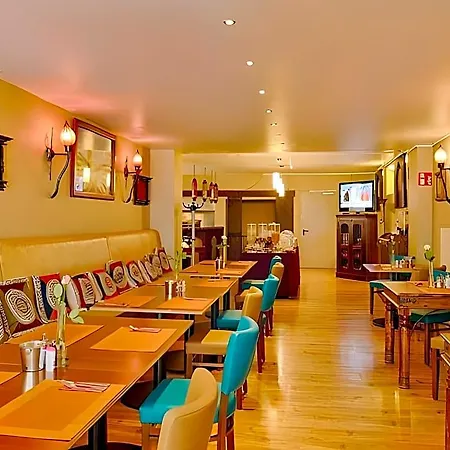 Oriental & Restaurant 4*
