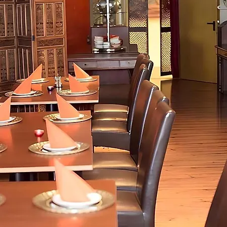 Oriental & Restaurant 4*