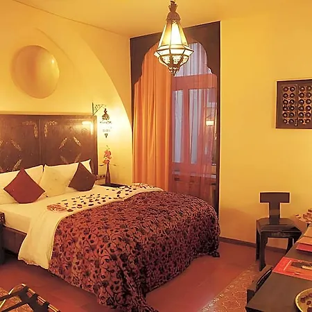Hotel Oriental & Restaurant