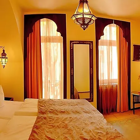 Hotel Oriental & Restaurant 4*
