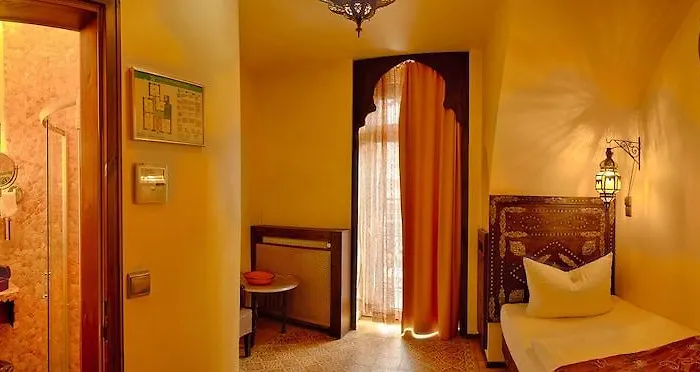 Oriental & Restaurant 4*