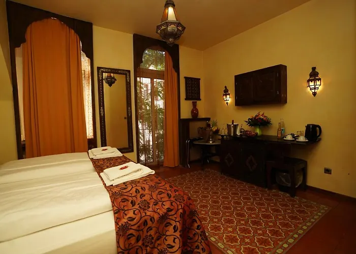 Oriental & Restaurant Hotel 4*