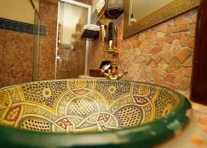 Oriental & Restaurant 4*