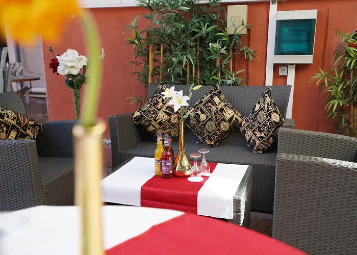 호텔 Oriental & Restaurant