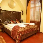 Oriental & Restaurant 4*