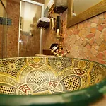 Oriental & Restaurant 4*
